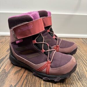 adidas kids Terrex Snow Cf R.rdy hiking shoes size 1